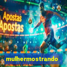 mulhermostrandoopeito